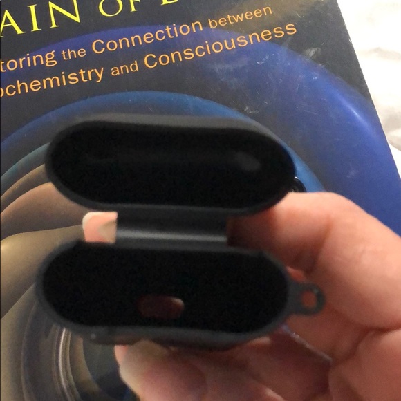 AirPods Case🤑 - Picture 3 of 3